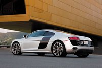 Click image for larger version

Name:	2010-audi-r8-5-2-fsi-quattro-03.jpg
Views:	261
Size:	173.3 KB
ID:	1019444