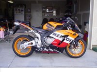 Click image for larger version

Name:	cbr 1000rr.jpg
Views:	72
Size:	76.1 KB
ID:	2502080