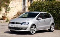 Click image for larger version

Name:	112_0905_13z+2009_volkswagen_polo+front_three_quarters_view.jpg
Views:	296
Size:	88.3 KB
ID:	927426