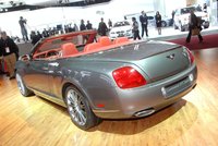 Click image for larger version

Name:	bentley-continental-gtc-speed-at-2009-naias_2.jpg
Views:	134
Size:	358.1 KB
ID:	752456