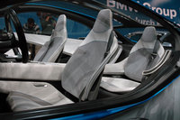 Click image for larger version

Name:	18-bmw-vision-efficientdynamics-live.jpg
Views:	348
Size:	366.9 KB
ID:	1085914