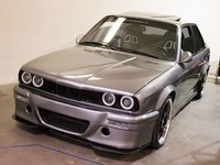 Click image for larger version

Name:	eurp_0708_16_z+bimmerfest+1988_bmw_325i.jpg
Views:	99
Size:	49.2 KB
ID:	1278922