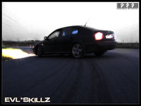 Click image for larger version

Name:	normal_drifting_).jpg
Views:	100
Size:	110.2 KB
ID:	154992