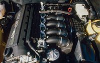 Click image for larger version

Name:	112_0707_07z+bmw_m3_feature+1994_e36_m3_engine.jpg
Views:	101
Size:	72.7 KB
ID:	1526948