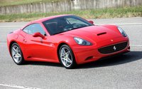 Click image for larger version

Name:	112_0910_04z+2010_ferrari_california+front_three_quarter.jpg
Views:	1408
Size:	83.0 KB
ID:	999332