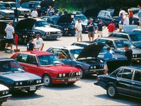 Click image for larger version

Name:	0401ec_1bmwfest01_z.jpg
Views:	38
Size:	92.9 KB
ID:	1628291