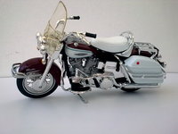 Click image for larger version

Name:	HARLEY DAVIDSON FLH ELECTRA GLIDE 1966.jpg
Views:	29
Size:	198.1 KB
ID:	2071276