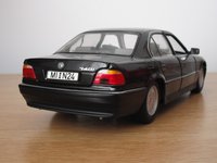 Click image for larger version

Name:	1-24 BMW 7 MINICHAMPS 3.JPG
Views:	141
Size:	374.9 KB
ID:	1601796