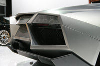 Click image for larger version

Name:	12-reventon-roadster-live.jpg
Views:	118
Size:	532.2 KB
ID:	1087268