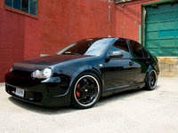 Click image for larger version

Name:	0706et_09_z+2001_vw_jetta_glx+front_view_closeup.jpg
Views:	376
Size:	77.9 KB
ID:	368876