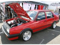 Click image for larger version

Name:	eurp_0708_075_z+waterfest_2007+volkswagen_jetta.jpg
Views:	54
Size:	75.6 KB
ID:	1328391