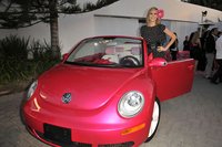 Click image for larger version

Name:	heidi-klum-with-pink-barbie-new-beetle-convertible.jpg
Views:	1926
Size:	294.3 KB
ID:	826960