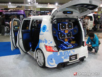 Click image for larger version

Name:	Tokyo_Auto_Salon_part_un_28_big.jpg
Views:	142
Size:	229.5 KB
ID:	200538