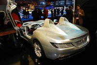 Click image for larger version

Name:	mercedes-mclaren-slr-stirling-moss-at-2009-naias_9.jpg
Views:	201
Size:	274.2 KB
ID:	755378