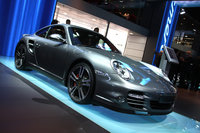 Click image for larger version

Name:	02-porsche-911-turbo-live.jpg
Views:	93
Size:	549.0 KB
ID:	1087645