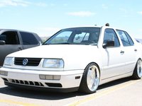 Click image for larger version

Name:	eurp_0709_31_z+2007_wustefest+vw_jetta.jpg
Views:	69
Size:	41.7 KB
ID:	1456488