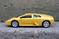 Click image for larger version

Name:	Murcielago 03.jpg
Views:	20
Size:	395.9 KB
ID:	2765024