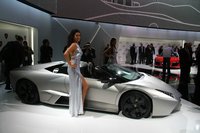 Click image for larger version

Name:	lamborghini_reventon_roadster_babes-34.JPG
Views:	59
Size:	266.5 KB
ID:	1085683