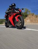 Click image for larger version

Name:	Honda_CBR_1000_RR_FireBlade_1.jpg
Views:	113
Size:	115.0 KB
ID:	390324