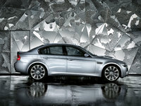Click image for larger version

Name:	BMW_M3_Sedan_01.jpg
Views:	41
Size:	273.6 KB
ID:	1228422
