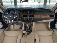 Click image for larger version

Name:	BMW-5-Series_Touring_2008_1600x1200_wallpaper_18.jpg
Views:	71
Size:	360.5 KB
ID:	1228318