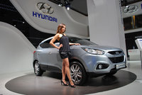 Click image for larger version

Name:	06-hyundai-tucson-ix35-live.jpg
Views:	202
Size:	434.3 KB
ID:	1089155