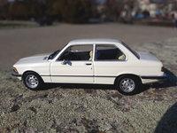 Click image for larger version

Name:	BMW e21 318 - MINICHAMPS 1-43 6.jpg
Views:	8
Size:	1.68 MB
ID:	3210504