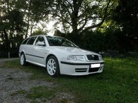 Click image for larger version

Name:	octavia rs pic2.JPG
Views:	46
Size:	69.9 KB
ID:	1997533