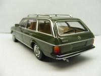 Click image for larger version

Name:	Mercedes-Benz 250 T Nickelgrun 1 of 750 pcs. - MINICHAMPS 1-436.JPG
Views:	21
Size:	1.19 MB
ID:	2504643