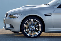 Click image for larger version

Name:	m3sedan08_16.jpg
Views:	66
Size:	128.1 KB
ID:	418172