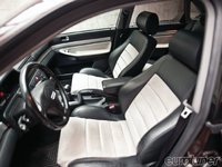 Click image for larger version

Name:	eurp-1106-07+brown-royal-2000-audi-a4+interior.JPG.jpg
Views:	49
Size:	55.3 KB
ID:	2442461