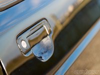 Click image for larger version

Name:	eurp_1007_06_o+1991_vw_jetta_coupe+door_handles.jpg
Views:	68
Size:	43.0 KB
ID:	1580376