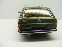 Click image for larger version

Name:	Mercedes-Benz 250 T Nickelgrun 1 of 750 pcs. - MINICHAMPS 1-437.JPG
Views:	18
Size:	1.05 MB
ID:	2504644