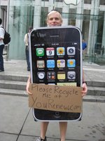 Click image for larger version

Name:	iphone-costume2.jpg
Views:	214
Size:	345.2 KB
ID:	1258302