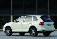 Click image for larger version

Name:	porsche-cayenne-with-diesel-engine_4.jpg
Views:	390
Size:	222.3 KB
ID:	707103