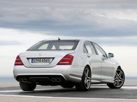 Click image for larger version

Name:	Mercedes-Benz-S65_AMG_2010_1600x1200_wallpaper_04.jpg
Views:	31
Size:	234.0 KB
ID:	1529714