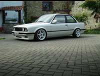 Click image for larger version

Name:	pics-max-9910-453672-bmw-e30.jpg
Views:	132
Size:	176.4 KB
ID:	1900647