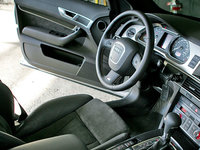 Click image for larger version

Name:	0607_x+2007_audi_s6+interior.jpg
Views:	448
Size:	166.5 KB
ID:	131694