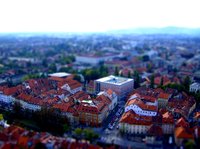 Click image for larger version

Name:	Tilt and Shift.jpg
Views:	183
Size:	252.2 KB
ID:	487533