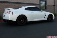 Click image for larger version

Name:	vivid-racing-nissan-gt-r-vorsteiner-carbon-fiber-body-kit-3.jpg
Views:	279
Size:	43.2 KB
ID:	1136671