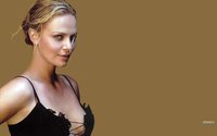 Click image for larger version

Name:	charlizetheron1920x1200he6.jpg
Views:	66
Size:	110.3 KB
ID:	1376151