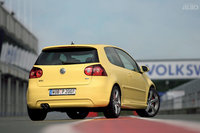 Click image for larger version

Name:	vw_golf_gti_pirelli_8m.jpg
Views:	217
Size:	52.8 KB
ID:	270643
