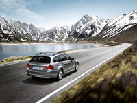 Click image for larger version

Name:	bmw_3series_touring_silver_05.jpg
Views:	24
Size:	203.9 KB
ID:	1225460