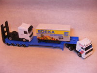 Click image for larger version

Name:	Daf 3300 space cab - MATCHBOX + trailer 1-87 1.JPG
Views:	73
Size:	1.41 MB
ID:	1344036