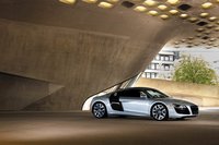 Click image for larger version

Name:	2010-audi-r8-5-2-fsi-quattro-07.jpg
Views:	264
Size:	226.4 KB
ID:	1019448