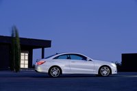Click image for larger version

Name:	2010_mercedes_benz_e_class_images_2.jpg
Views:	38
Size:	180.5 KB
ID:	2039152