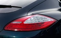 Click image for larger version

Name:	112_0903_22z+2010_porsche_panamera_turbo+taillight.jpg
Views:	1346
Size:	47.1 KB
ID:	978768