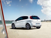 Click image for larger version

Name:	Fiat-Grande_Punto_2008_1024x768_wallpaper_07.jpg
Views:	50
Size:	122.4 KB
ID:	586468