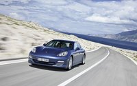 Click image for larger version

Name:	112_0909_08z+2010_porsche_panamera+front_three_quarter.jpg
Views:	1375
Size:	57.3 KB
ID:	978776