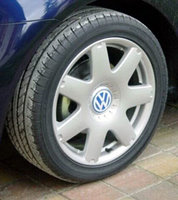 Click image for larger version

Name:	17 inch alloy Daytona wheels.jpg
Views:	146
Size:	26.4 KB
ID:	437913